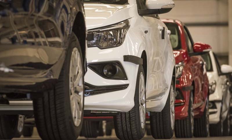 La producción de autos cayó un 34% en marzo por la paralización del sector