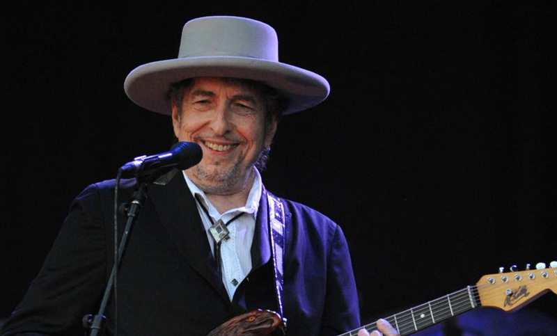 Bob Dylan llega por primera vez al tope de un ranking Billboard con su última canción