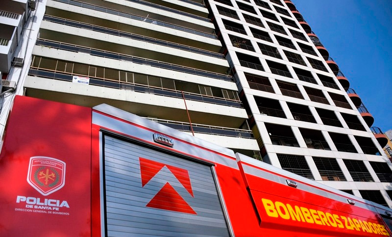 Incendio en edificio de zona este fue controlado por los bomberos