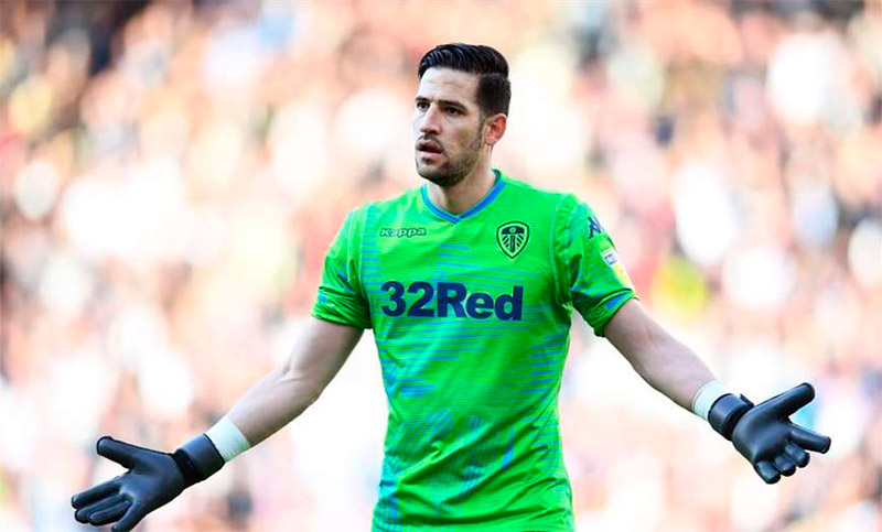 El arquero del Leeds contó que «hay días que dan ganas de matarlo a Bielsa»