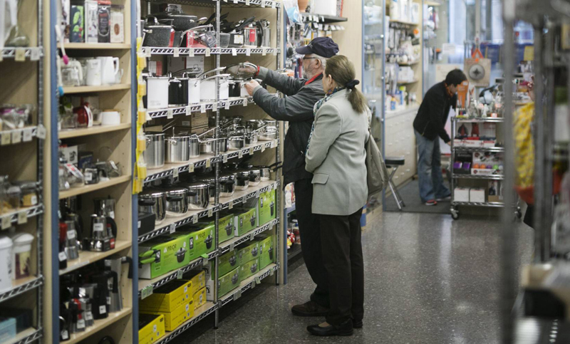 Las ventas en los comercios minoristas cayeron casi 49% en marzo por el coronavirus
