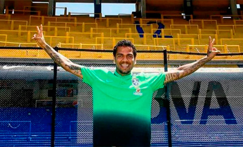 Dani Alves aseguró que «no estaría mal jugar en Boca»