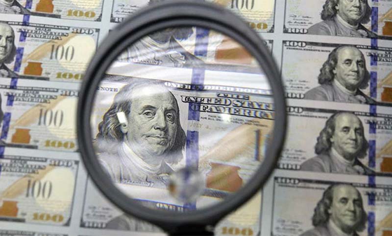 Se agranda la brecha entre las cotizaciones del dólar: el blue llegó a los $118