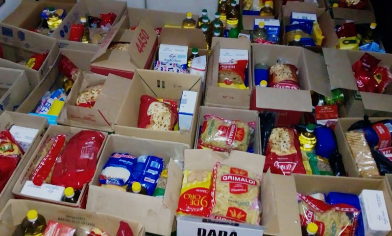 Juntan y reparten alimentos para trabajadores migrantes durante la cuarentena