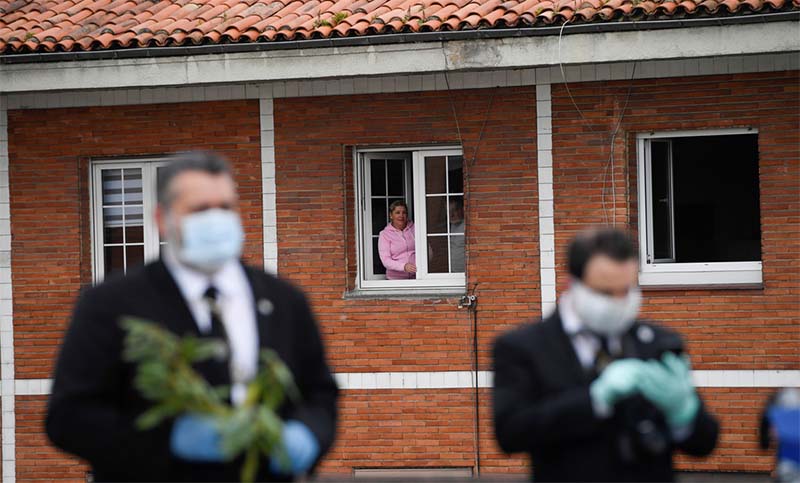 España confirma 510 nuevas muertes por coronavirus en una jornada, el número más bajo en 19 días