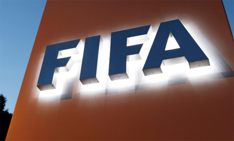 La Fifa anunció que no abrirá el mercado de pases en julio