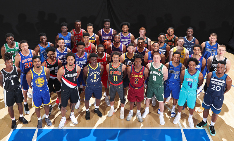 Los jugadores de la NBA acordaron reducir en un 25% sus sueldos