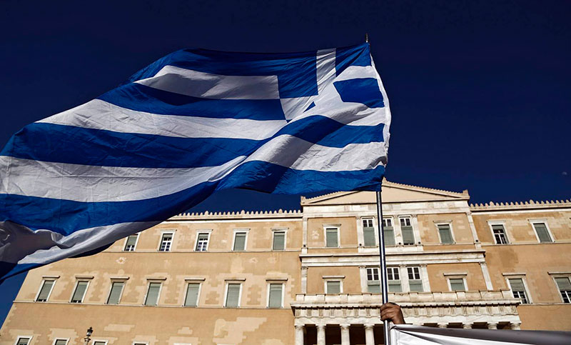 Grecia abre peluquerías y pequeños comercios cerrados por el coronavirus y habilita salidas