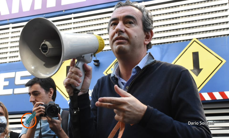 Javkin en la puerta de los bancos: «Sepárense, no perdamos lo que venimos haciendo hasta hoy»
