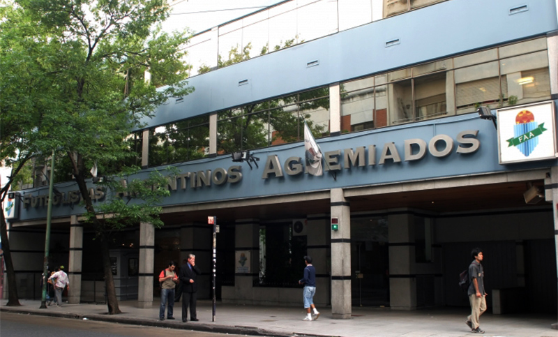 Más de 200 jugadores se quedan sin contrato a fines de junio y tienen un futuro incierto