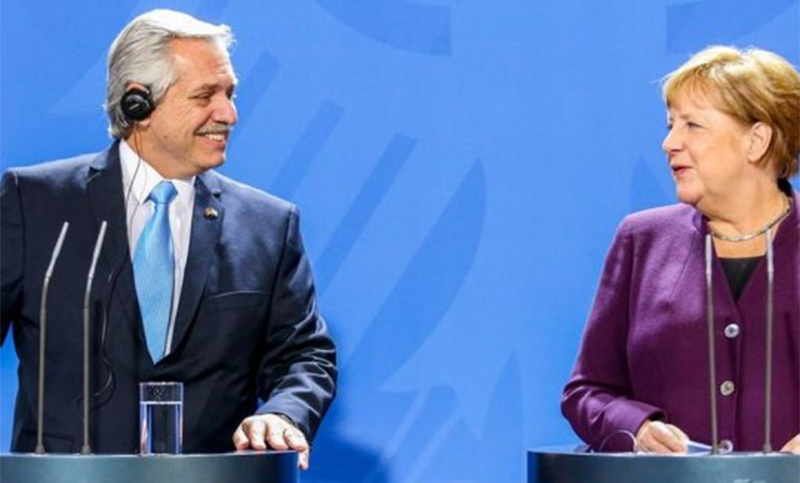Fernández habló con Merkel sobre políticas públicas para combatir el coronavirus