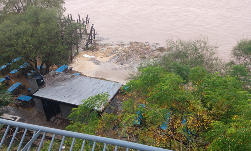 De la grieta al derrumbe: cedió una parte de la barranca del Club Mitre