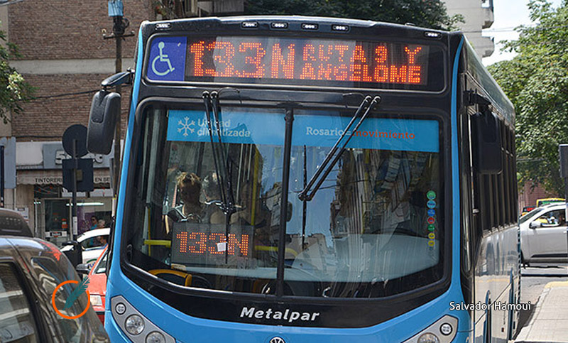El paro de transporte en Rosario seguirá hasta que los trabajadores cobren «el 100%»