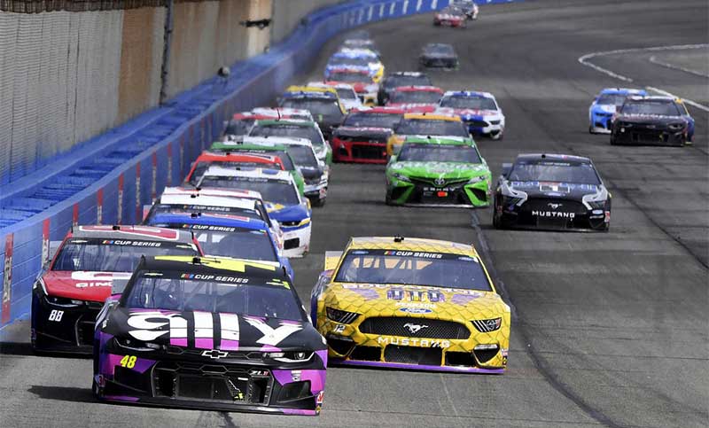 Vuelve el automovilismo a Estados Unidos con la Copa Nascar