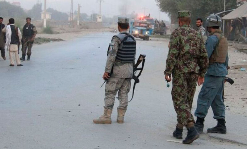 Ataque talibán mata al menos a seis soldados afganos en el este del país