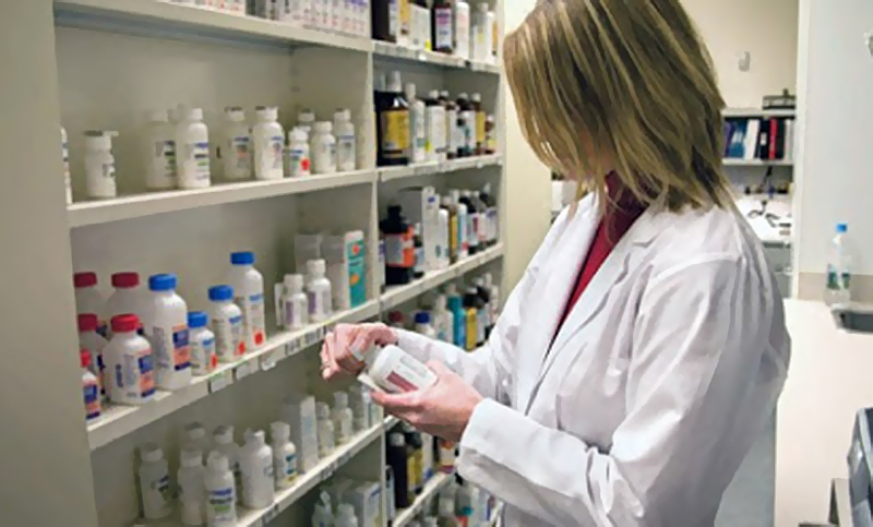 El gremio farmacéutico pidió incluir a sus trabajadores dentro del decreto de servicio esencial.
