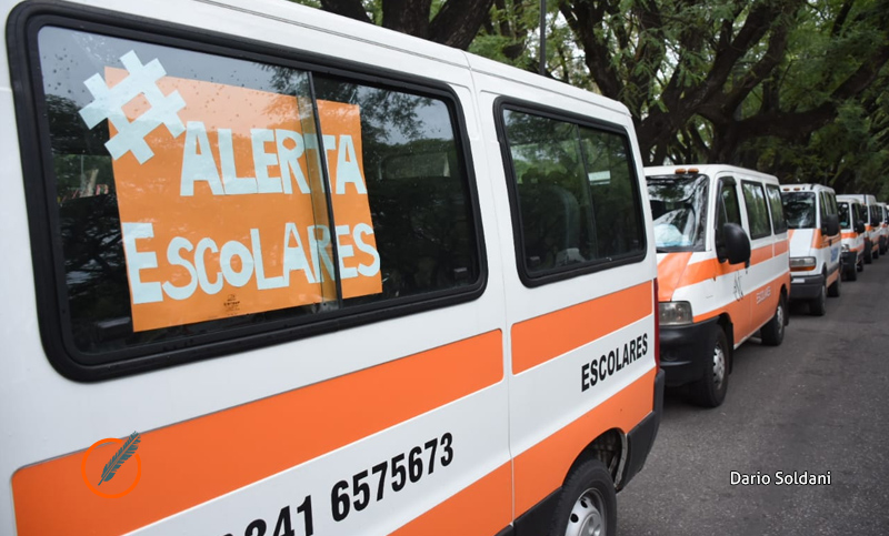 Transportistas escolares se manifestaron por la “necesidad urgente” de ayuda económica