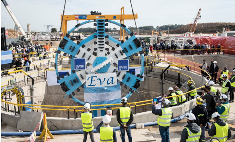 Alberto Fernández encabezó la bajada de una tunelera que dará agua potable a 2.5 millones de vecinos