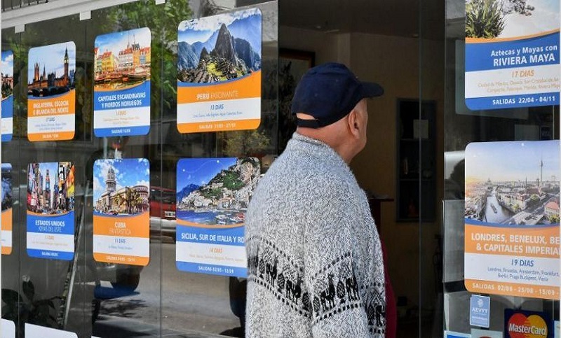 Autorizan el cierre temporario de agencias de viajes afectadas por la crisis hasta fin de año