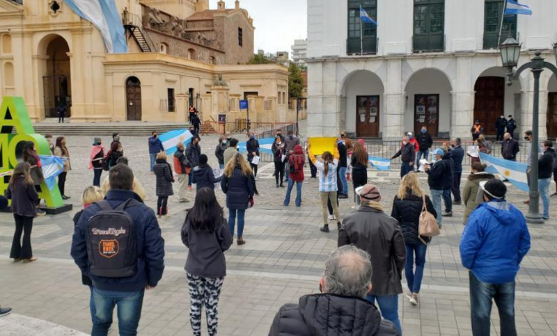Imputaron a comerciantes de Córdoba por asistir a una manifestación en plena cuarentena