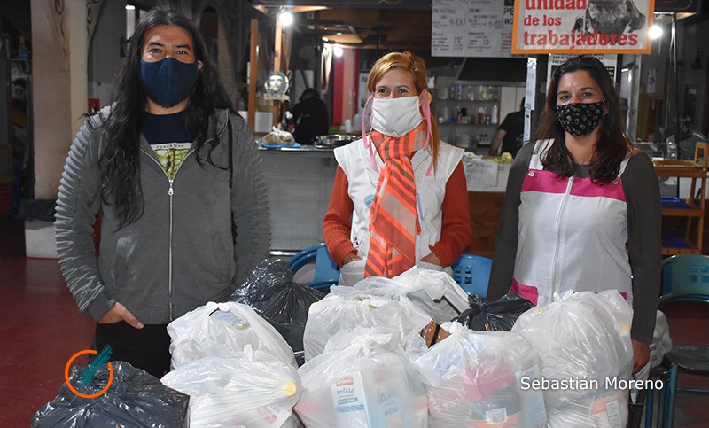 Docentes reemplazantes juntan bolsones para comer: “Nos están condenando al hambre”