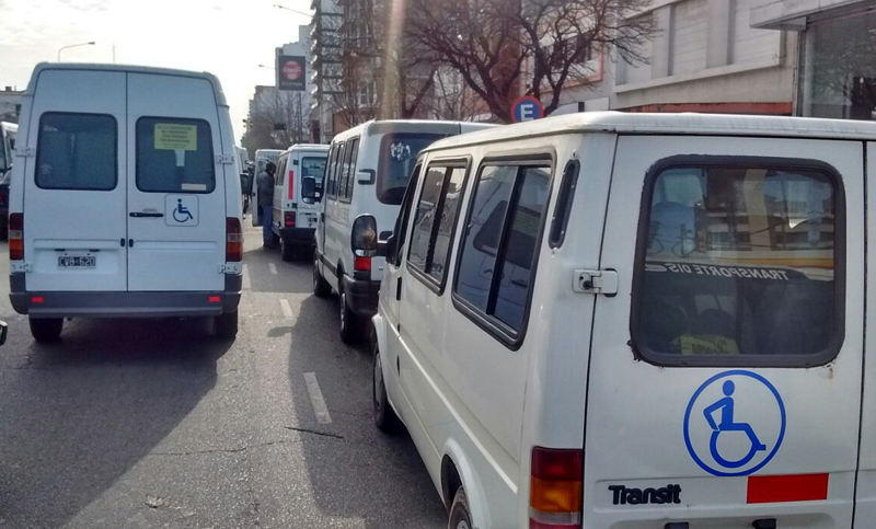 Situación terminal: transportistas de personas con discapacidad atraviesan momentos críticos