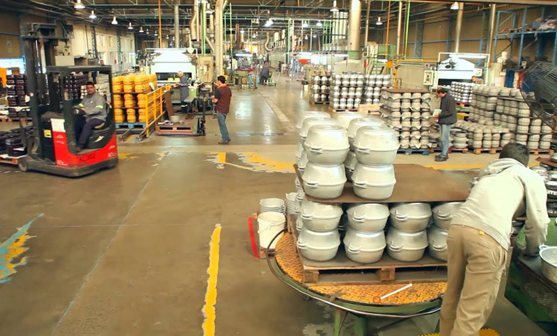 Más de 600 fábricas de todo el país volverán a producir con protocolos de prevención de contagios