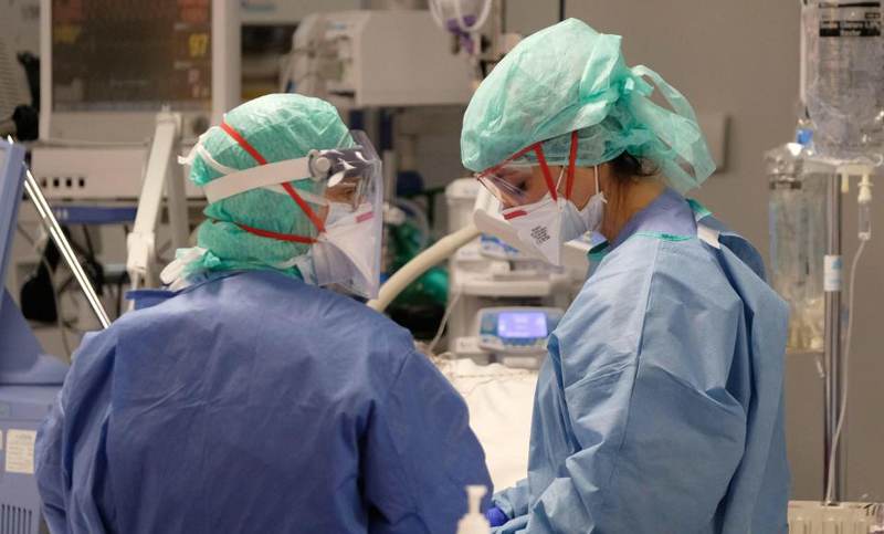 Once muertos y 104 casos de coronavirus en el país