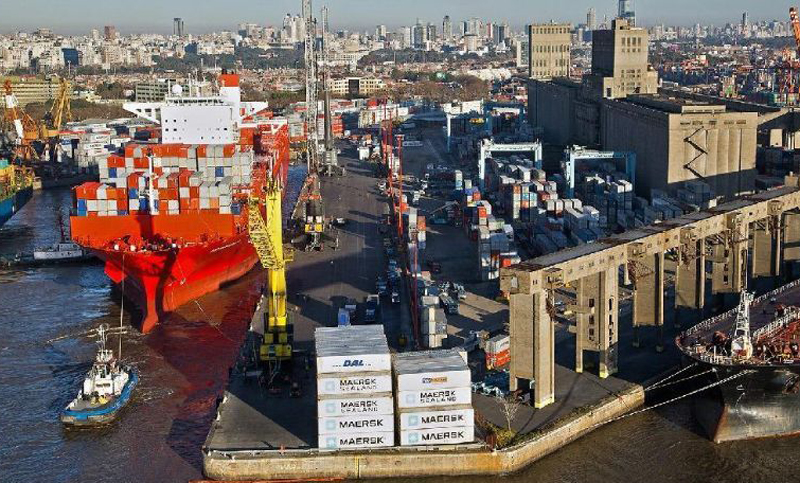 Schmid acordó con terminales preservar todos los empleos en el puerto