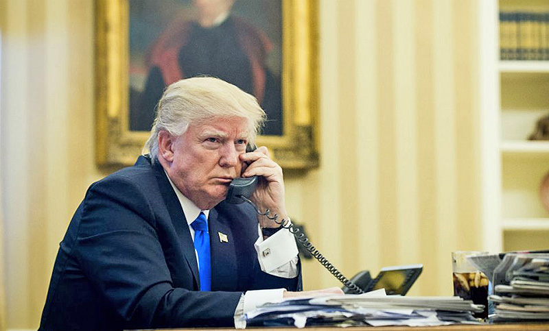 Trump advirtió que tiene «rodeado» a Maduro y augura que «algo pasará» en Venezuela