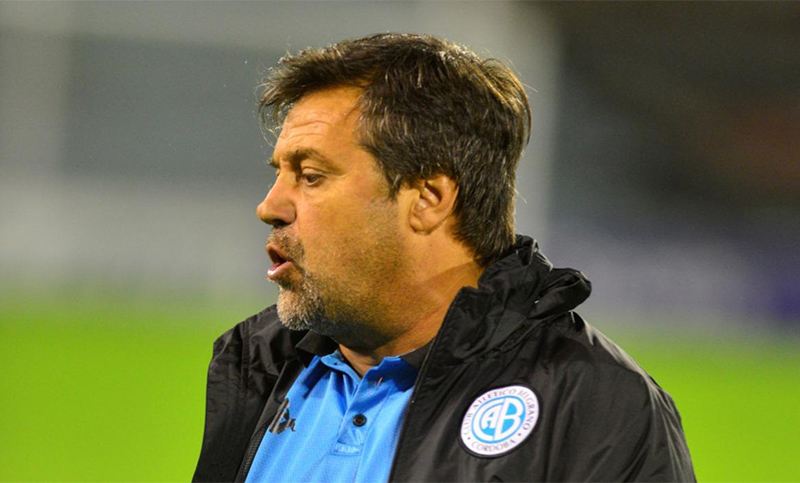 Caruso Lombardi decidió no cobrar su sueldo hasta que regrese el fútbol