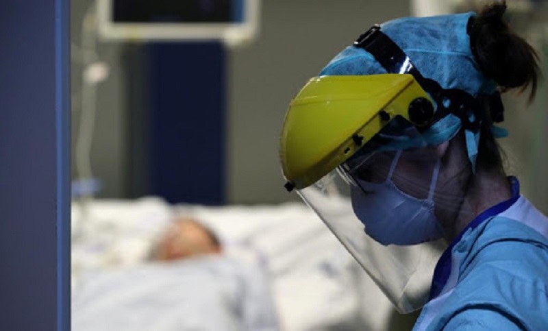 Curva en ascenso: 35 muertos y 2.285 contagiados con coronavirus en el país durante este martes