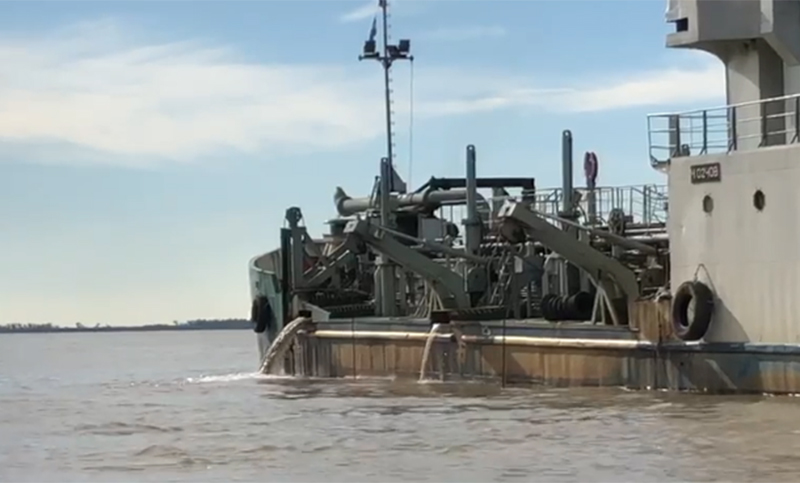 Gremio de Dragado y Balizamiento denuncia «embarcación pirata» en el puerto de Rosario