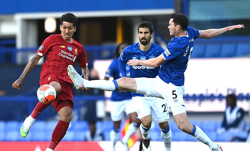 Liverpool empató y quedó a un paso de ganar la Premier League