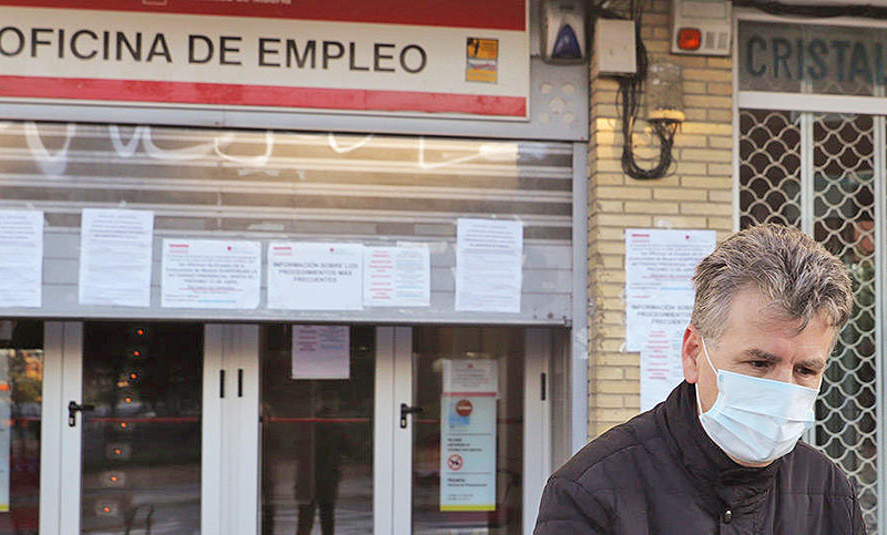 Por el coronavirus, España prevé una caída del PIB que puede llegar al 15,1%