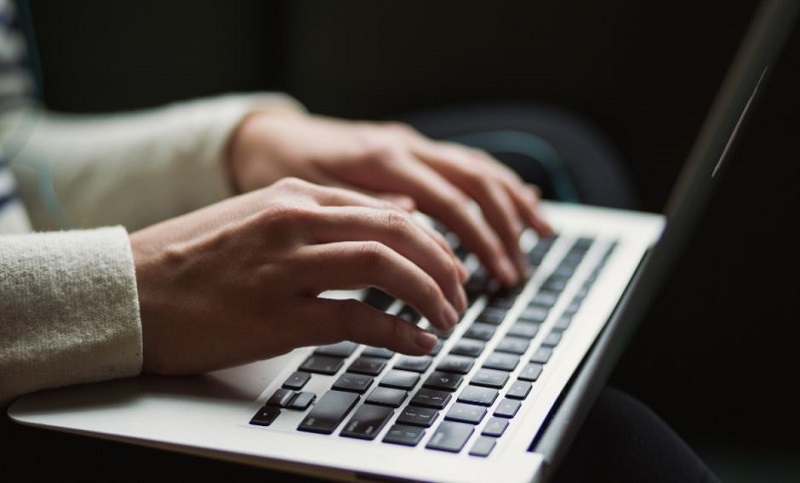 Casi el 80% de empresas que dan crédito por internet tienen inconsistencias o aplican tasas abusivas 