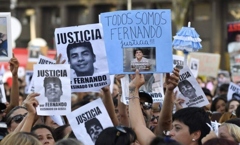 Hallan ADN de Báez Sosa en la camisa de Benicelli y sangre de Cinalli en una uña de la víctima