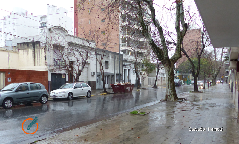 Viernes nublado, con llovizna y un fin de semana para quedarse en casa