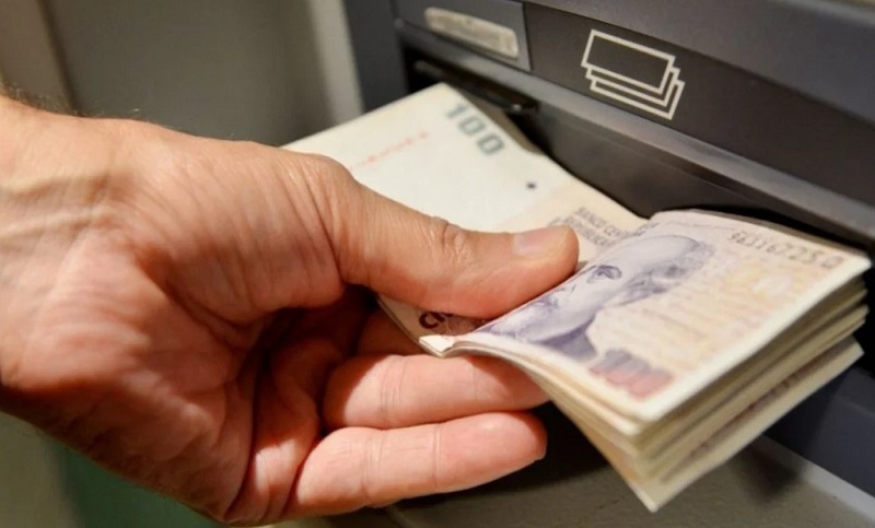 En abril los salarios perdieron por goleada contra la inflación
