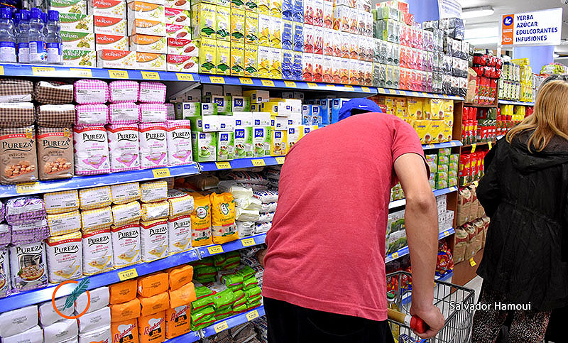 A pesar de la crisis, crecieron ventas en supermercados en el primer mes de aislamiento