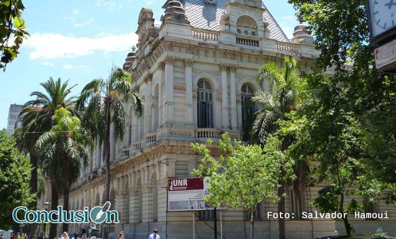 La UNR «por ahora» no tiene normativas que habiliten las mesas de exámenes