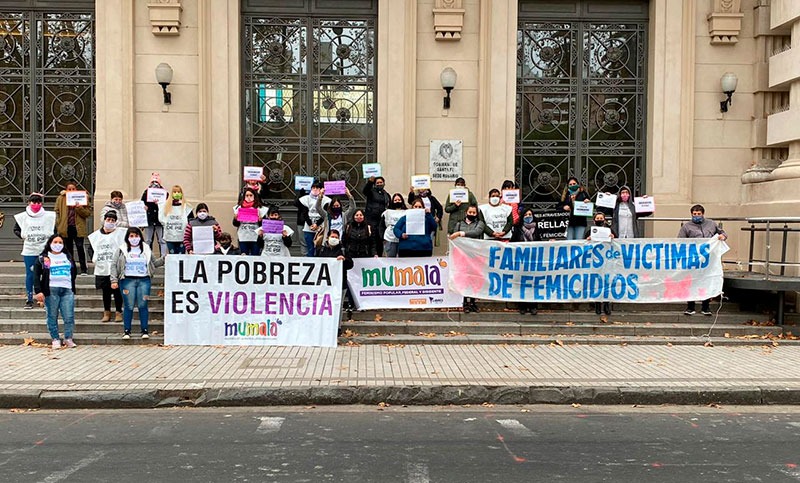 Familiares de víctimas de femicidios reclamaron asistencia económica para mujeres en situación de violencia