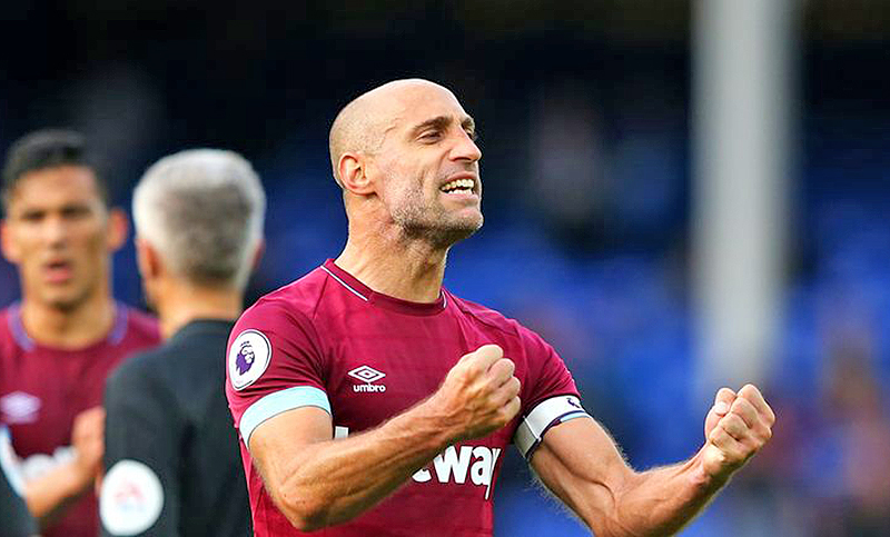 West Ham anunció la salida del defensor argentino Pablo Zabaleta