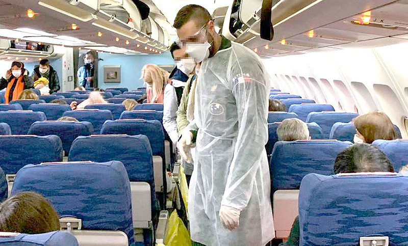 Alarma a trabajadores de Aerolíneas y de Austral la suspensión de 8.000 empleados