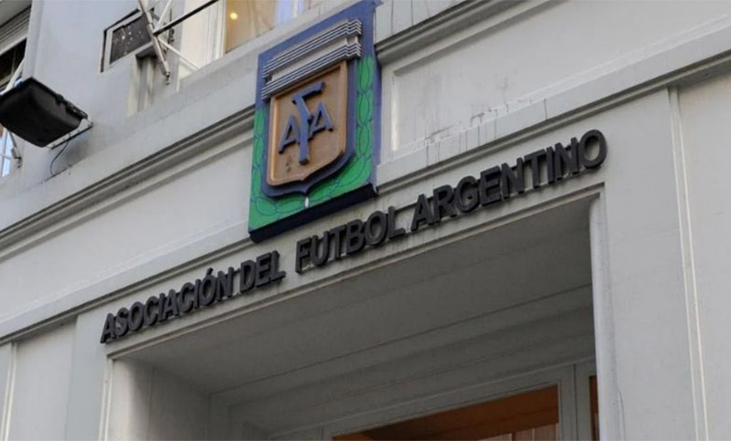 La AFA extendió el plazo para que Riestra haga su descargo por entrenar sin permiso