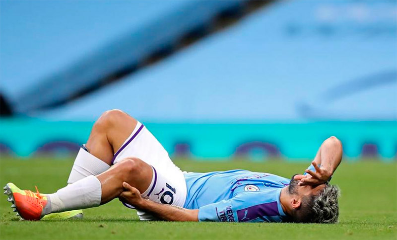 Agüero sufrió la rotura de meniscos y será operado en Barcelona