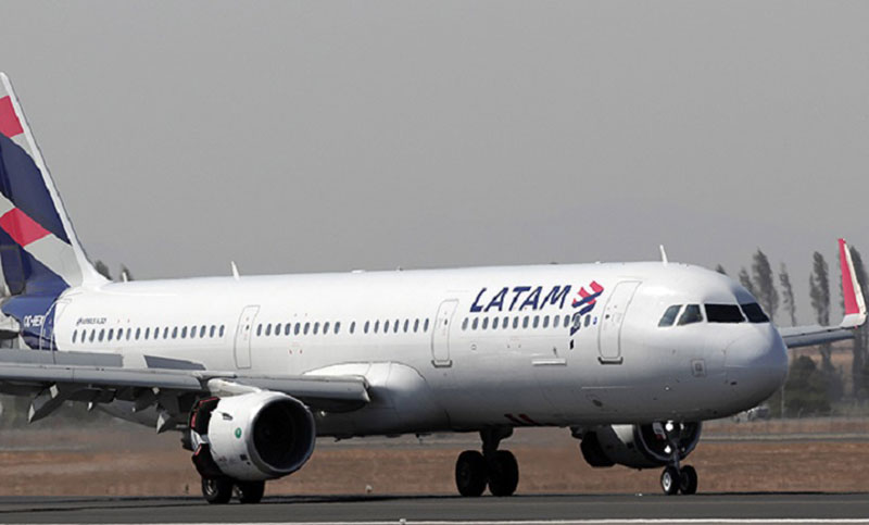 El Gobierno intentará que Latam siga operando en el país