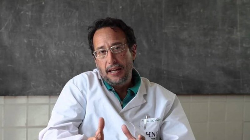 Medardo Ávila: “Me despidieron tratando a un niño fumigado con leucemia”