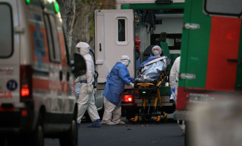 Otras 21 personas murieron y 1.208 fueron diagnosticadas con coronavirus en el país