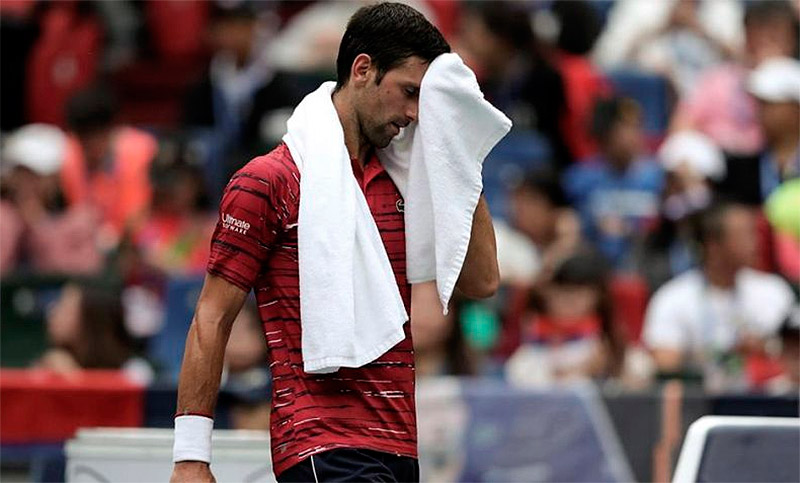 Djokovic se somete al test de coronavirus y espera los resultados